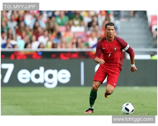 吃人足球球星揭秘：那些场上如猛兽般的致命进攻与隐秘故事